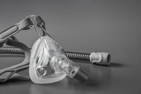 A picture of the CPAP mask and CPAP tubing